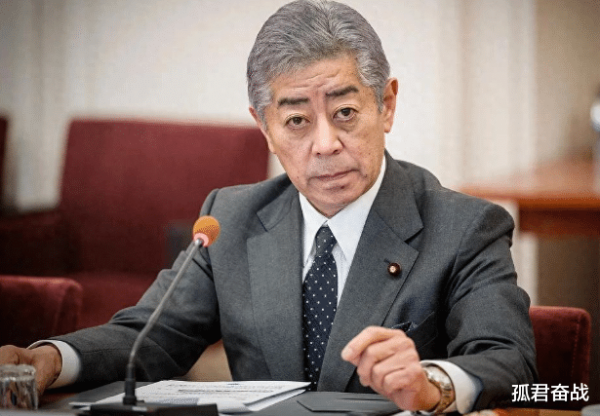 线上股票配资网址 岩屋毅刚当着中方外长的面做出承诺, 日本转身对华摊牌?